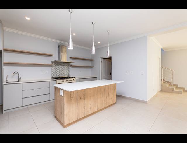 4 BEDROOM FREEHOLD FOR SALE IN SAGEWOOD